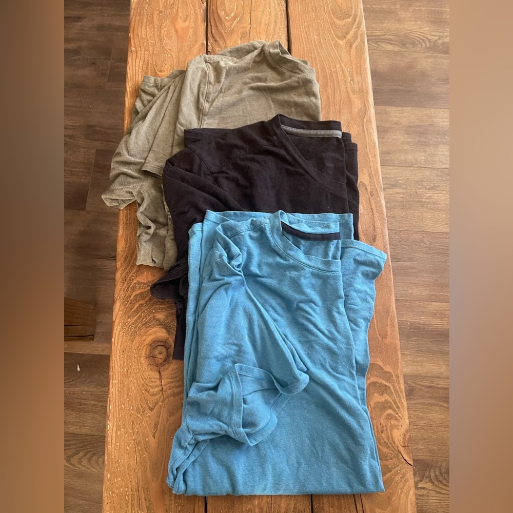 Mens workout shirts